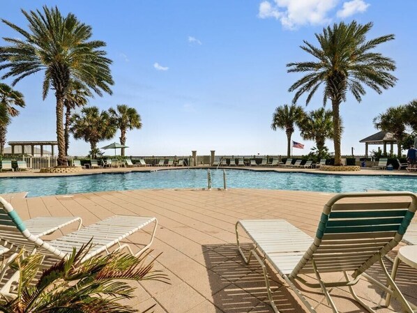 屋内プール、温水プール