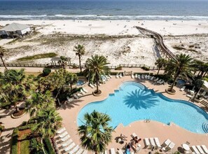 屋内プール、温水プール