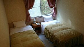 Standard-Zweibettzimmer, Gemeinschaftsbad