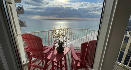 Amazing Sunny Beachfront Unit, 1 KOSTENLOSE NACHT *, für 7 Personen, zu Fuß zum Pier Park!