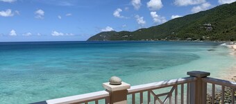 CASA CARIBE OCEANFRONT TWO STORY LOFT VILLA, Air Conditioning, Beautiful Views.