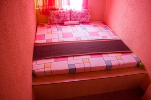 Desk, WiFi - Fun City Hotel 1 (Lekki)