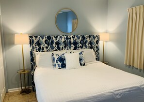 1 室のベッドルーム、デスク、アイロン / アイロン台、WiFi (無料)