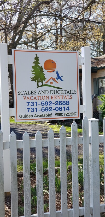 Básculas Y Ducktails Alquiler. Tu cazador y pescador en casa lejos de casa.