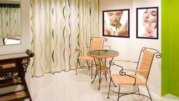 Deluxe Double Room | Room amenity