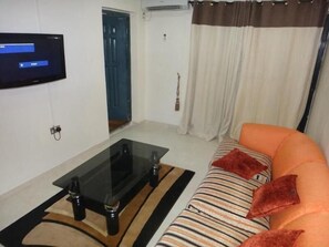 Desk, WiFi - ED Scob Suites Limited (Lagos)