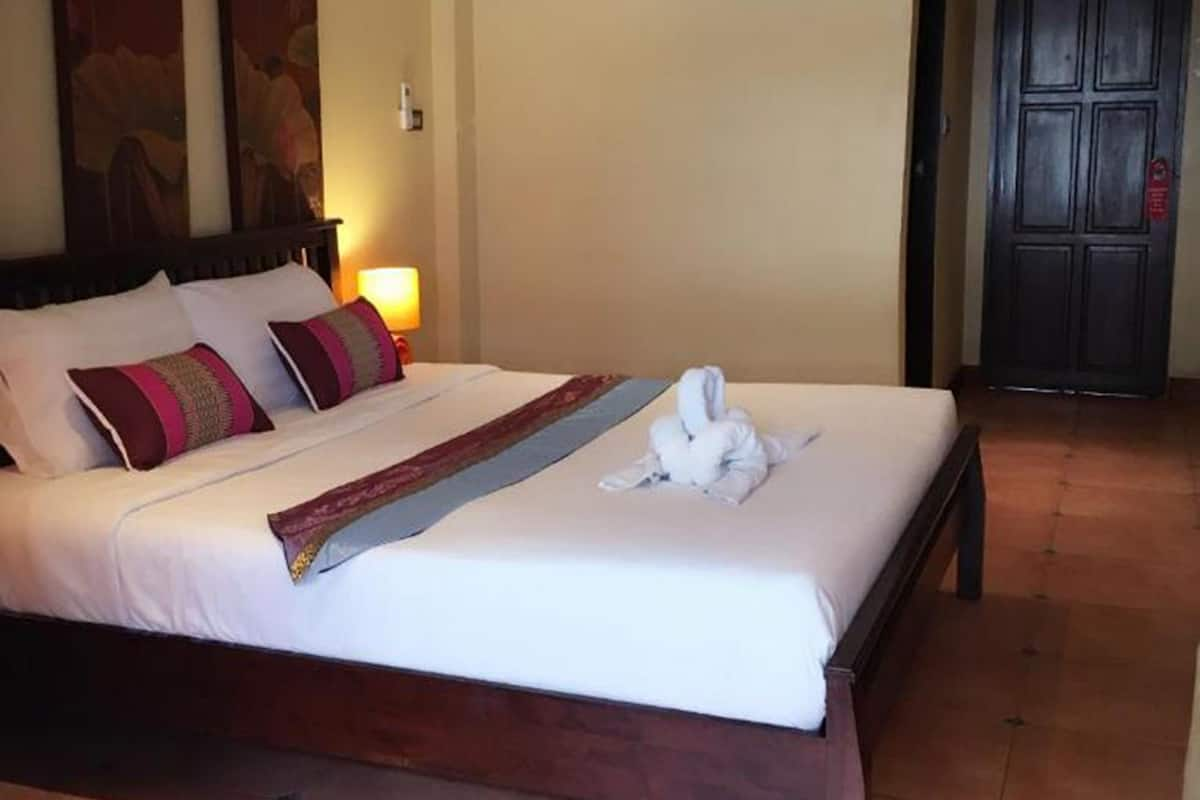 Standard Double Room | In-room safe, blackout curtains, rollaway beds, free WiFi