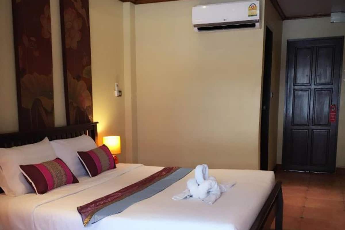 Standard Double Room | In-room safe, blackout curtains, rollaway beds, free WiFi