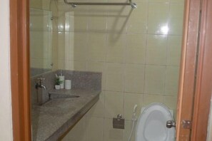 Room - Manora Apartment (Talisay City)