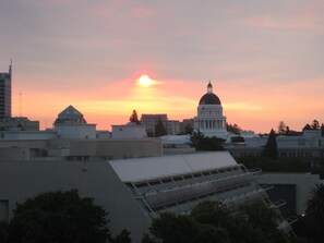 Exterior - Luxury 12th Floor Downtown Condo Capitol View 31 night minimum stay (Sacramento)