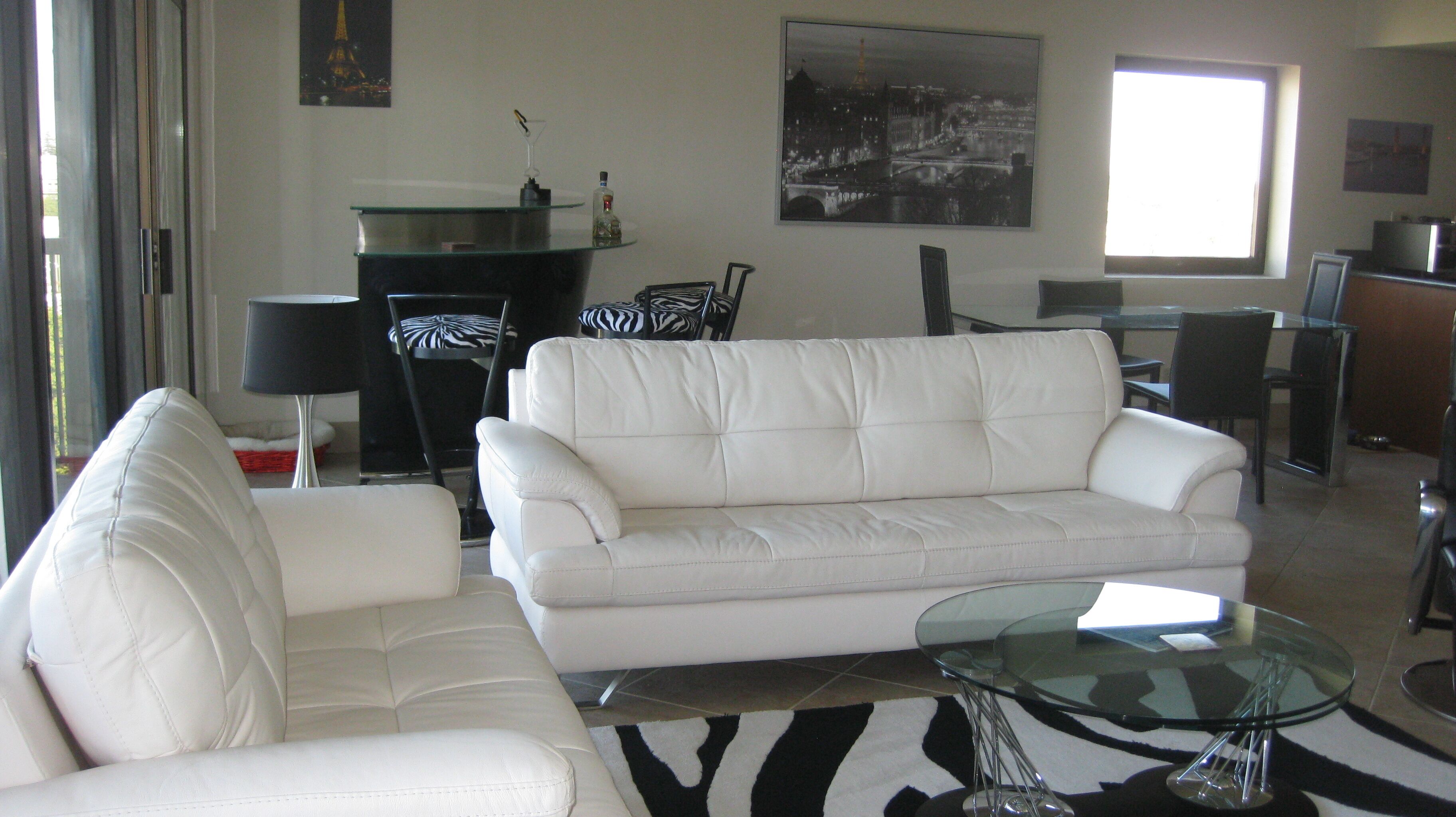Smart TV, DVD player, video library, printers