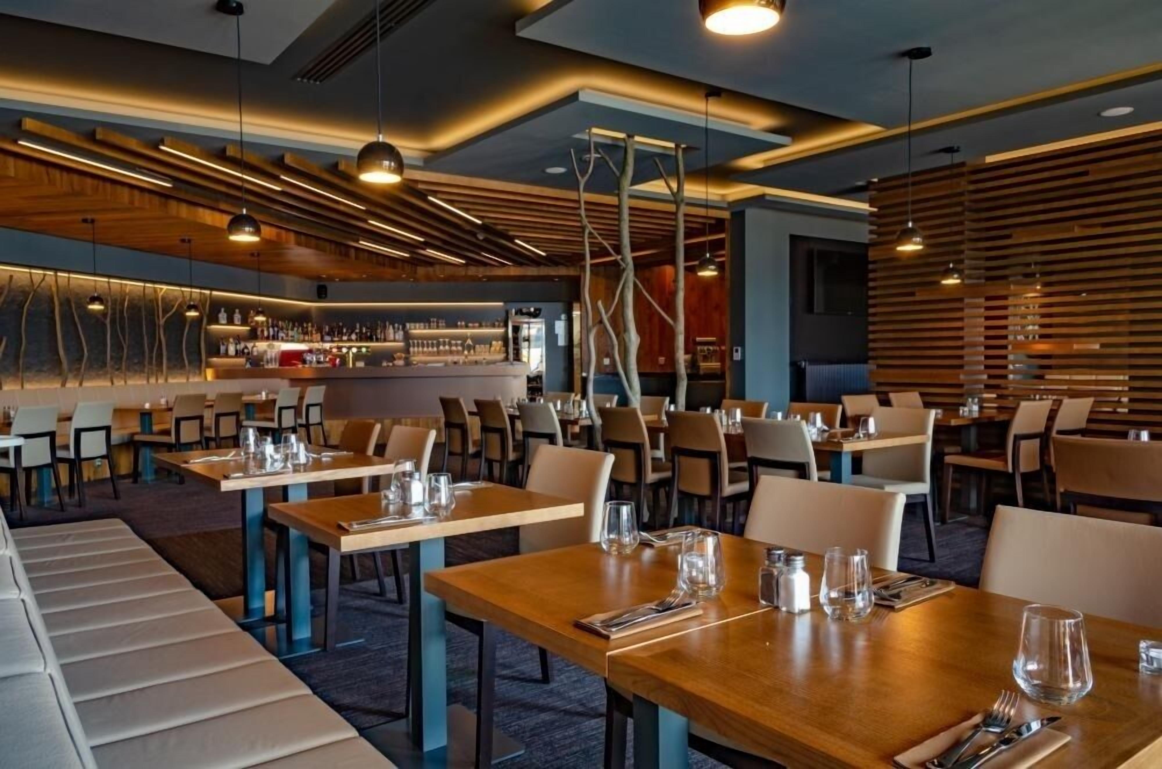 2 restaurants, local and international cuisine