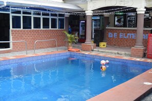 Utomhuspool