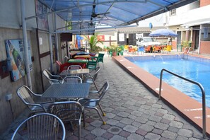 Utomhuspool