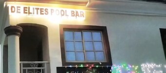 De'elites Pool Bar & Inn