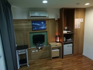 Classic Double Room | Desk, blackout drapes, soundproofing, rollaway beds - Sanyi Dream Garden Homestay (Sanyi)