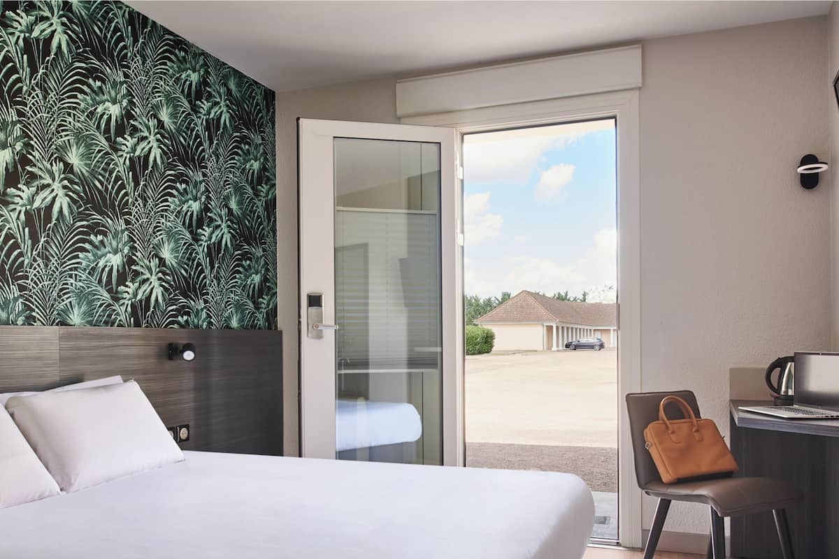 Standardrum - 1 dubbelsäng | Tillgänglighetsanpassat badrum