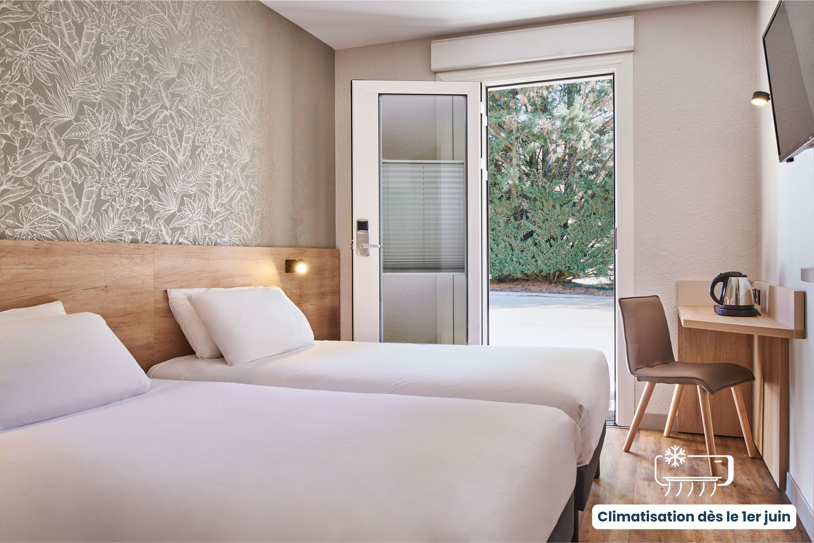 Laptop workspace, soundproofing, free cots/infant beds, free WiFi