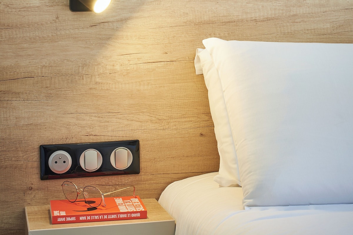 laptop workspace, soundproofing, free cots/infant beds, free wifi