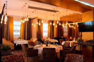 Daily full breakfast (KZT 5000 per person)