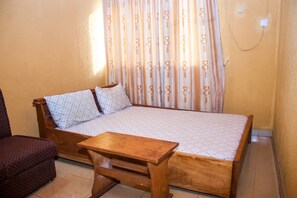 Desk, WiFi - D Jos Hotel (Ijede)