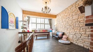 3 Rooms for 8 People | 4 bedrooms, desk, blackout drapes, soundproofing - Pig House II (Hengchun)