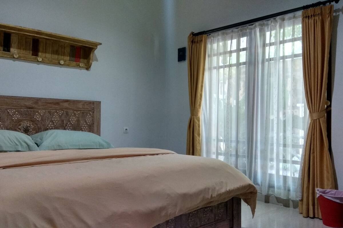 Quarto família | Escrivaninha, camas extras/dobráveis (sobretaxa), Wi-Fi de cortesia