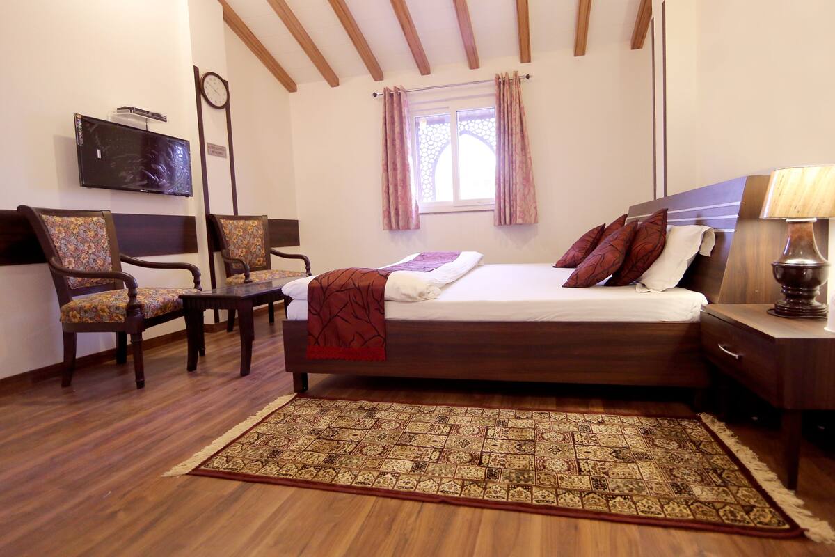 Super Deluxe Room | In-room safe, soundproofing, rollaway beds (surcharge), WiFi (free)