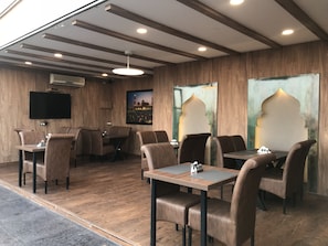 Snack bar