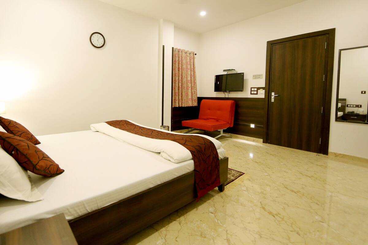 Superior Triple Room | In-room safe, soundproofing, rollaway beds (surcharge), WiFi (free)