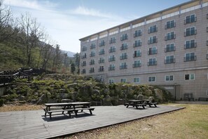 Zona a l'aire lliure per a la celebració de banquets
