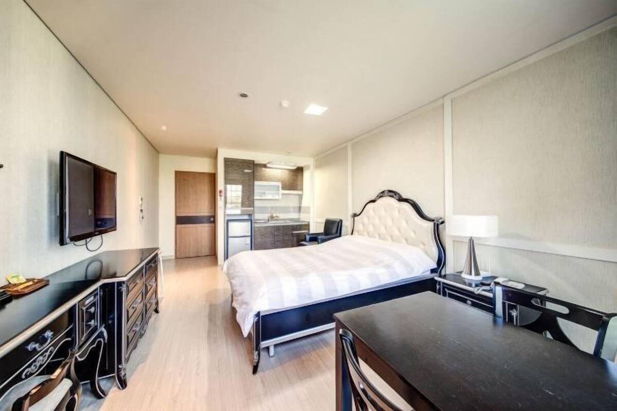 Dizüstü bilgisayar çalışma alanı, ütü/ütü masası