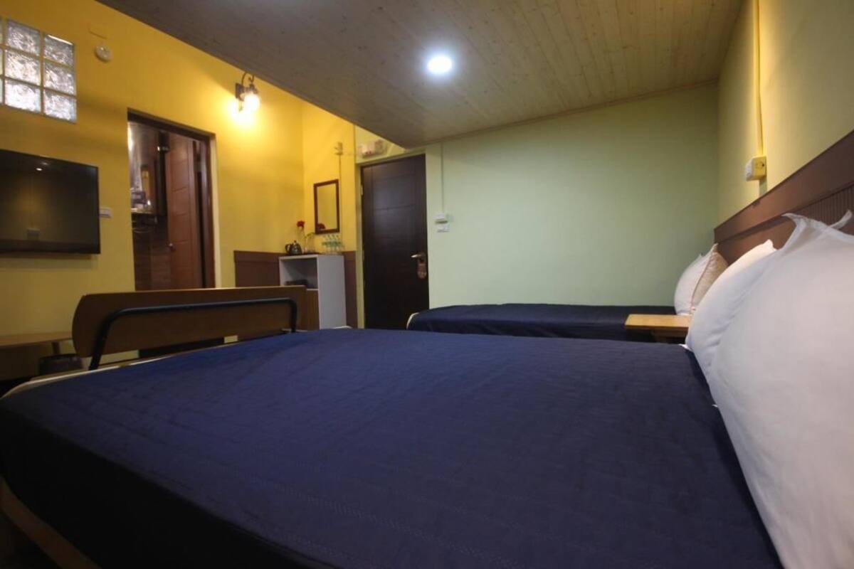 Habitación junior doble, 1 cama doble | Escritorio y wifi gratis