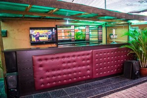 Quán bar thể thao
