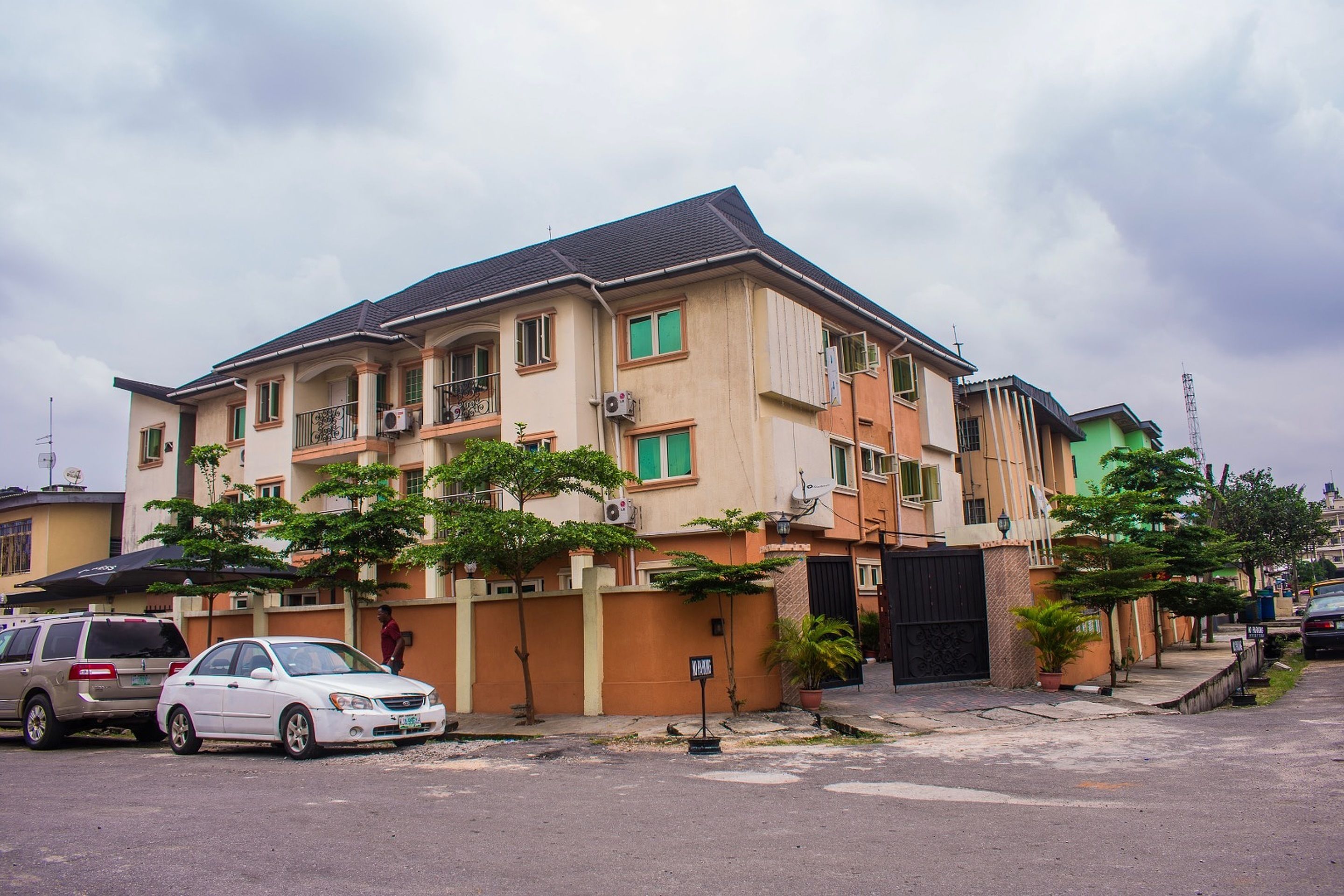 واجهة المنشأة