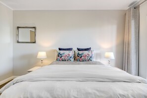 Luxury Apartment, 3 Bedrooms, City View, Corner | 3 bedrooms, premium bedding, individually decorated - UniqueStay Mayfair Luxury Apartment (Cape Town)