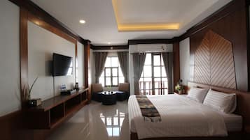 Deluxe Double Room, 1 King Bed | Minibar, blackout drapes, rollaway beds, free WiFi