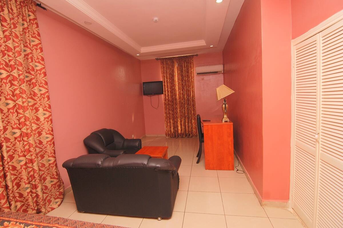 Royal Suite, 1 King Bed | WiFi