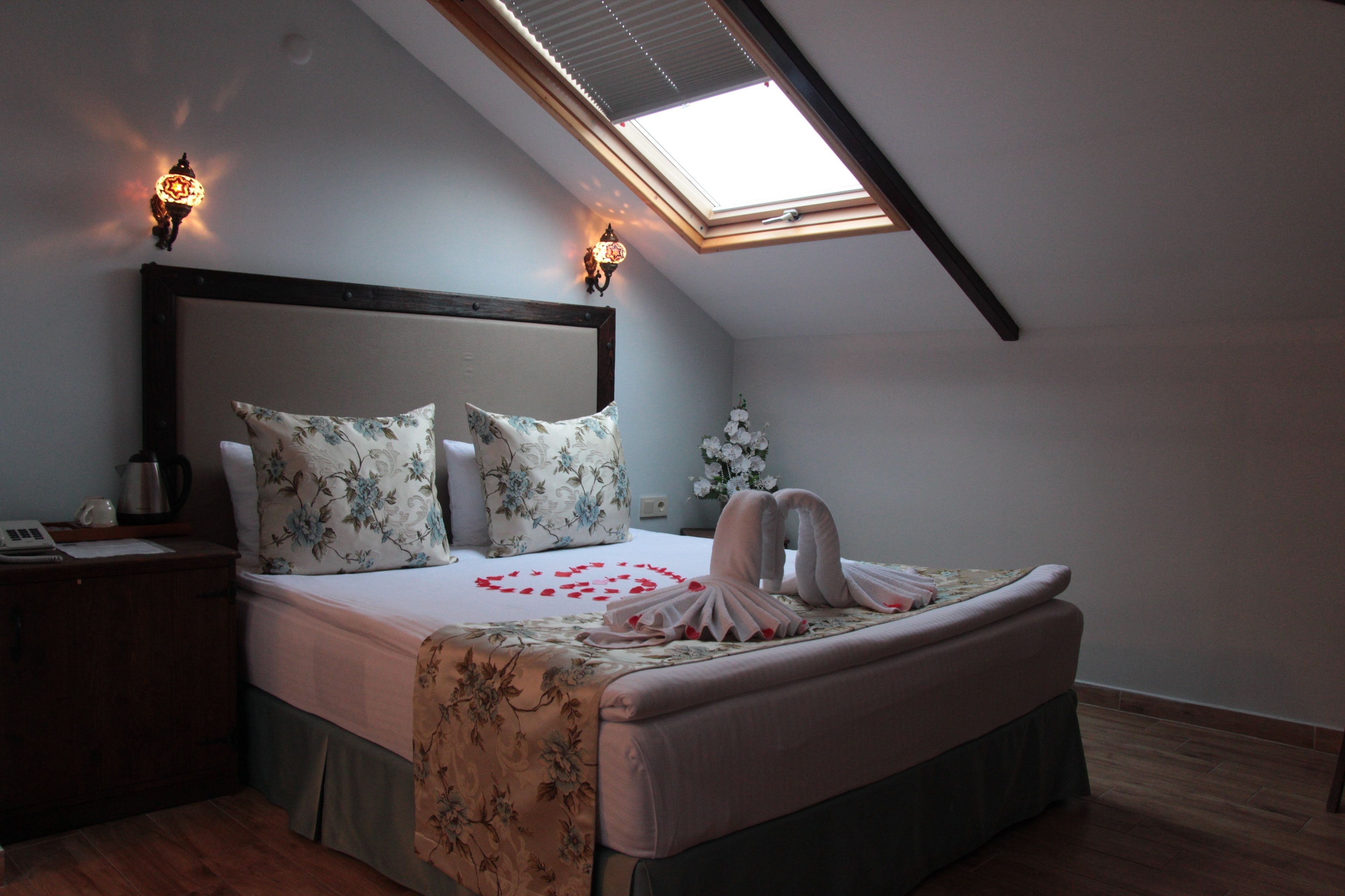 deluxe room, fireplace | view from room