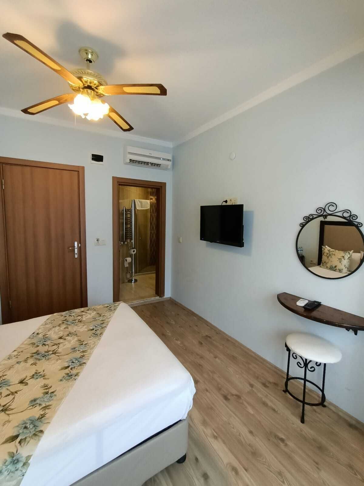 standard double room | 1 bedroom, egyptian cotton sheets, premium bedding, minibar