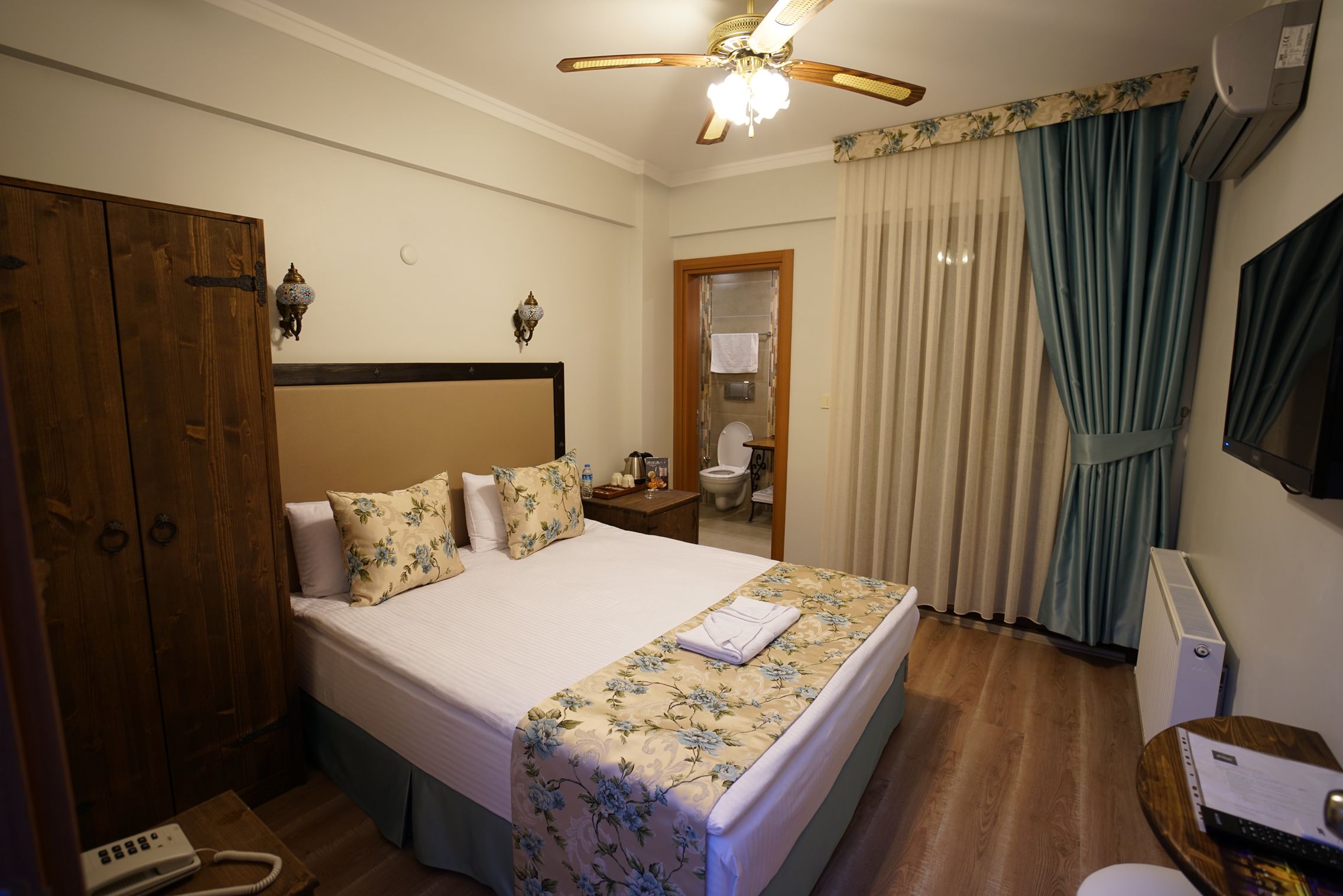 standard double room | 1 bedroom, egyptian cotton sheets, premium bedding, minibar