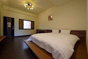 Standard Double Room | Desk, rollaway beds, free WiFi, bed sheets