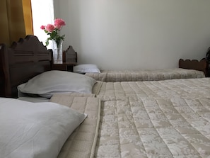 Economy Triple Room, Shared Bathroom | Iron/ironing board, free WiFi - White Guest House (Batumi)