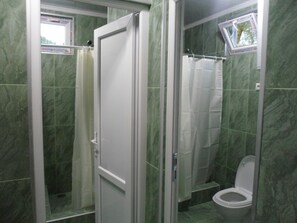 Economy Triple Room, Shared Bathroom | Bathroom - White Guest House (Batumi)