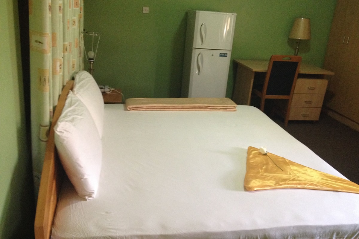 1 bedroom, premium bedding, minibar, in-room safe