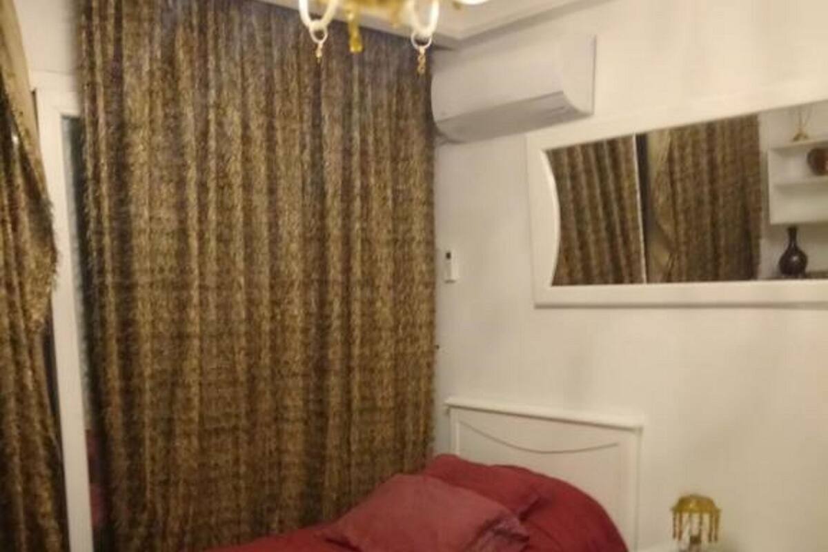 Rideaux occultants, chambres insonorisées, fer et planche à repasser
