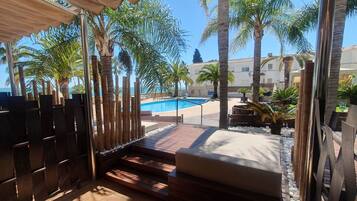 Premium kamer, 1 kingsize bed, toegang tot zwembad, aan tuin (Adults Only) | Terras