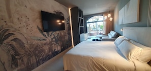 Minibar, in-room safe, individually decorated, individually furnished - Hotel Miami Mar (Sant Carles de la Rapita)