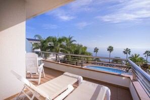 Habitación superior, 1 cama King size, Terraza, vista al mar | Terraza o patio