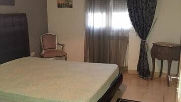 Individually decorated, blackout drapes, iron/ironing board, free WiFi